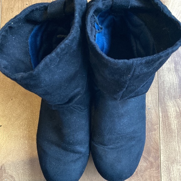 👠BOGO FREE👠Women’s Black Suede Booties 🥾 - Picture 2 of 6
